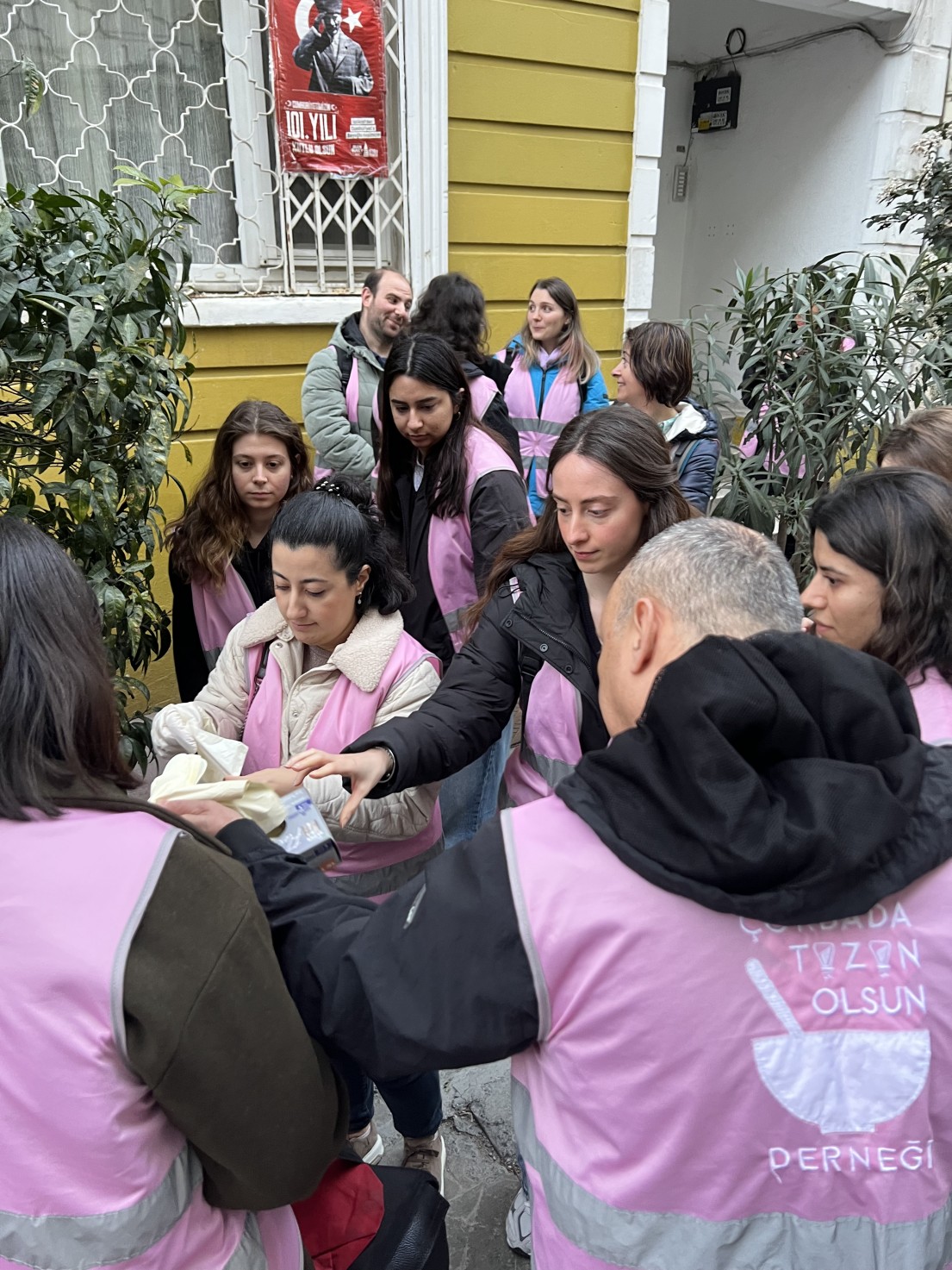 Organik Volunteers with “Çorbada Tuzun Olsun” Association